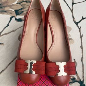 Burnt Orange awesome pair of Tory Burch shoes